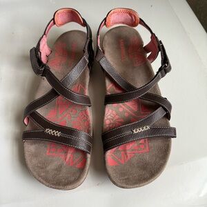 Merrell Sandspur Brown and Pink Sandals